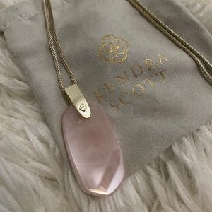 Kendra Scott Inez Long Pendant in Rose Quartz